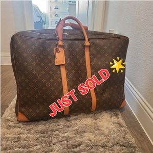 🌟 Authentic Louis Vuitton Luggage